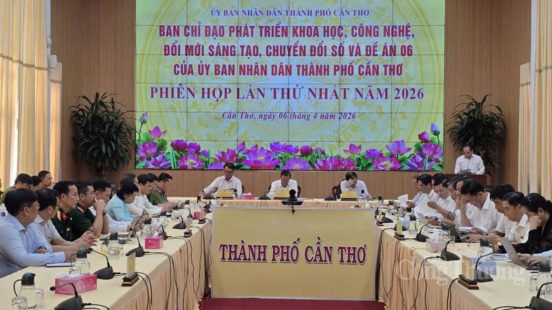 Quang cảnh tại phiên họp.