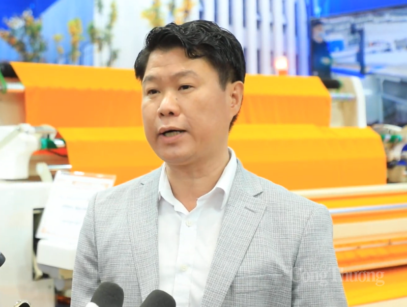 Ông Kiều Văn Hưng, Giám đốc Kinh doanh hệ thống Công ty TNHH Phồn Thịnh - Tae Gwang.