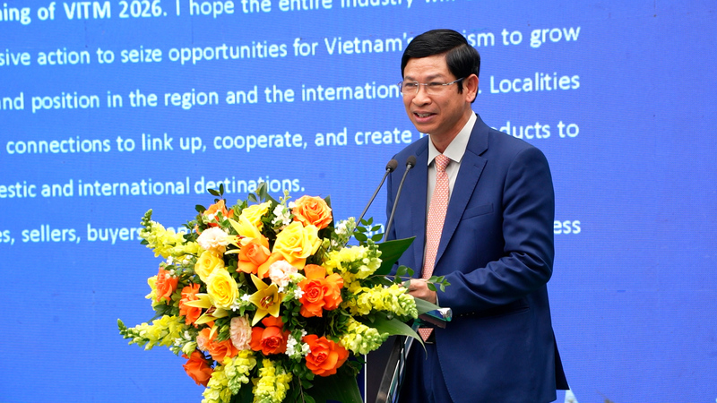 Phát biểu tại chương trình khai mạc, Thứ trưởng Bộ Văn hóa, Thể thao và Du lịch Hồ An Phong nhấn mạnh, VITM 2026 là sự kiện quan trọng trong chuỗi hoạt động của Năm Du lịch Quốc gia, đóng vai trò kết nối cung - cầu và tạo động lực phát triển cho ngành. Ông khẳng định, chuyển đổi số là xu thế tất yếu, giúp du lịch Việt Nam bước sang giai đoạn mới với sự hỗ trợ của AI, dữ liệu lớn trong phân tích thị trường, cá nhân hóa sản phẩm và tối ưu quảng bá.
