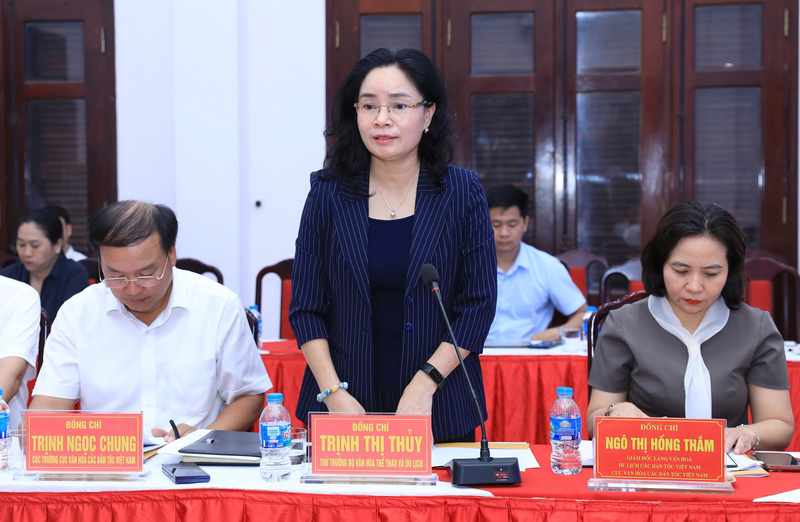 Thứ trưởng Bộ Văn hóa, Thể thao và Du lịch Trịnh Thị Thủy phát biểu tại buổi làm việc. Ảnh: Linh Phạm