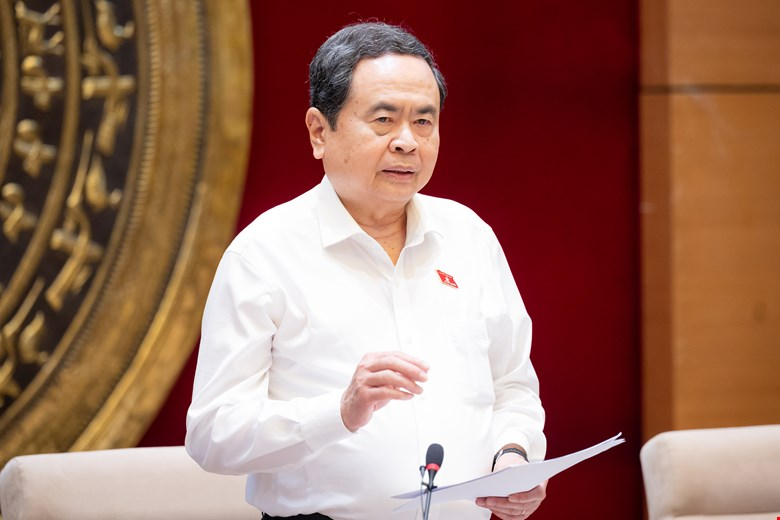 Chủ tịch Quốc hội Trần Thanh Mẫn chủ trì cuộc làm việc với Thường trực Ủy ban Kinh tế và Tài chính. Ảnh: QH