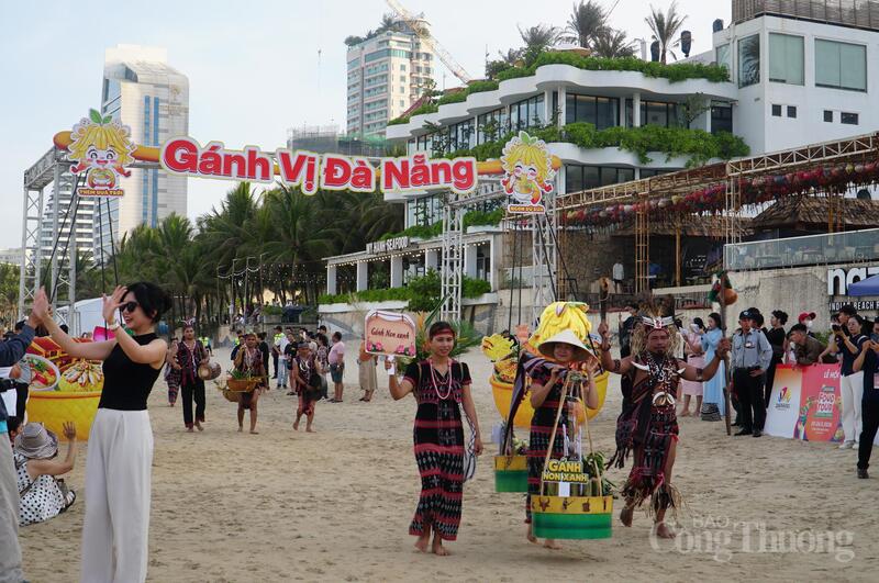 Không đơn thuần là một chương trình diễu hành, “Gánh vị Đà Nẵng” được xây dựng như một hành trình trải nghiệm văn hóa sống động, nơi người dân và du khách có thể trực tiếp hòa mình vào không khí ẩm thực đường phố xứ Quảng.