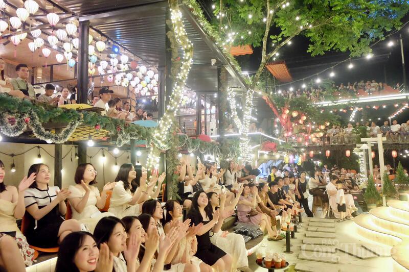 Mơ màng Show - điểm hẹn âm nhạc hấp dẫn giới trẻ.