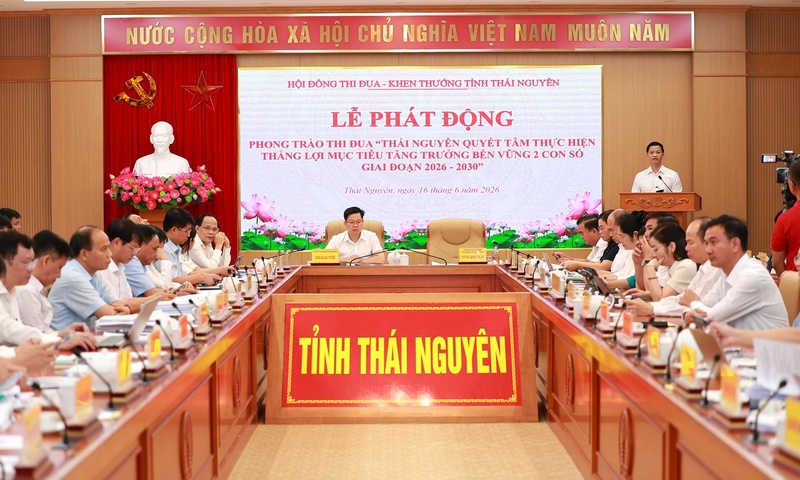 Quang cảnh buổi Lễ phát động Phong trào thi đua “Thái Nguyên quyết tâm thực hiện thắng lợi mục tiêu tăng trưởng bền vững 2 con số giai đoạn 2026 - 2030