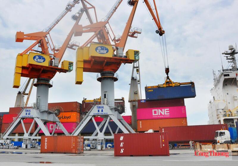 Xuất khẩu có sự tăng trưởng mạnh những tháng đầu năm 2026. Ảnh: Cấn Dũng
