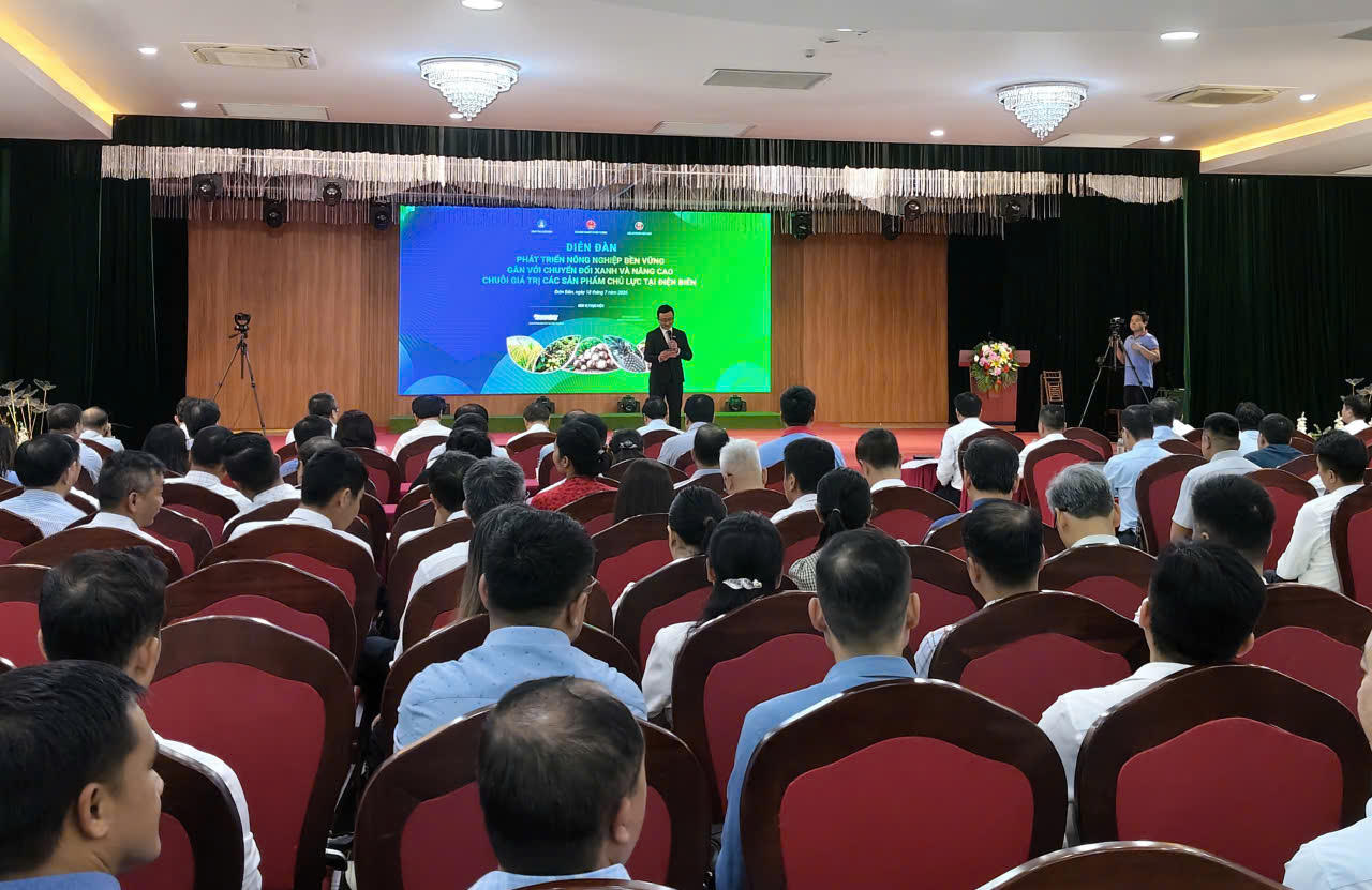 Diễn đàn Phát triển nông nghiệp bền vững gắn với chuyển đổi xanh và nâng cao chuỗi giá trị các sản phẩm chủ lực tại Điện Biên (Ảnh: Quốc Định).