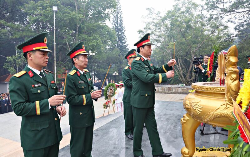Lâm Đồng dâng hương tưởng niệm các Anh hùng liệt sĩ nhân dịp ngày 27/7 - 4