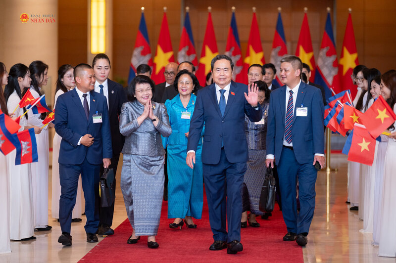 Chủ tịch Quốc hội Trần Thanh Mẫn chủ trì Lễ đón Chủ tịch Quốc hội Vương quốc Campuchia Samdech Khuon Sudary.
