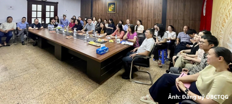 Đảng viên tham dự học tập quán triệt nghị quyết tại điểm cầu Đảng bộ Ủy ban Cạnh tranh quốc gia.
