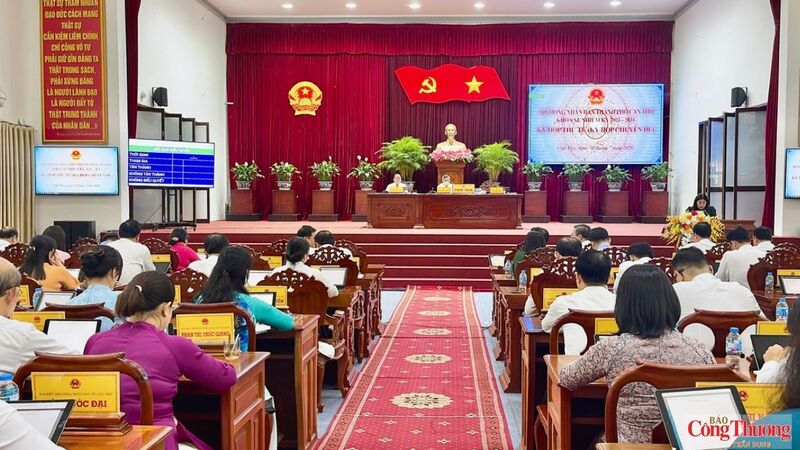 Quang cảnh tại kỳ họp.