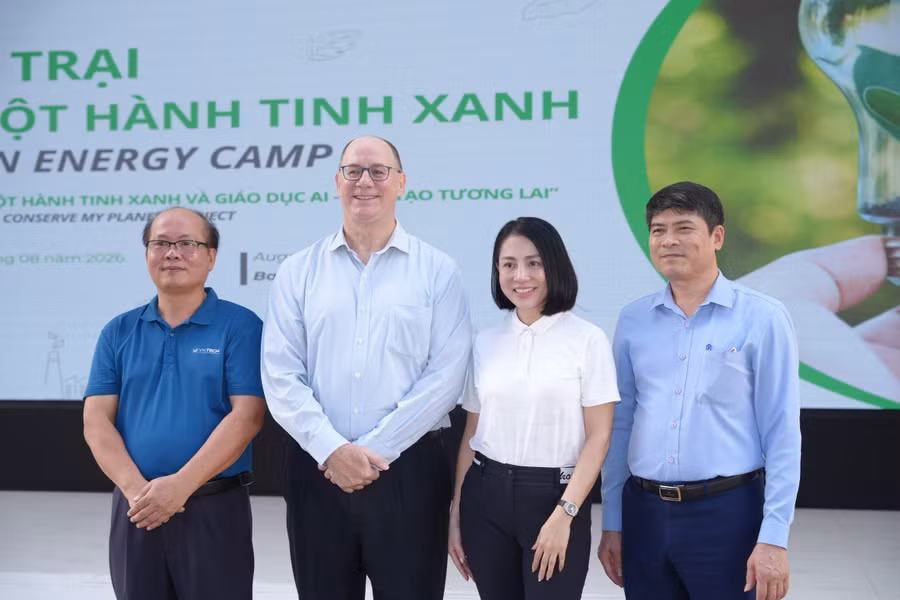 Đại biểu tham dự Hội trại. 1.jpg
