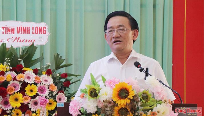 Ông Trần Quốc Tuấn, Giám đốc Sở Công Thương tỉnh Vĩnh Long phát biểu định hướng mô hình tại chương trình.
