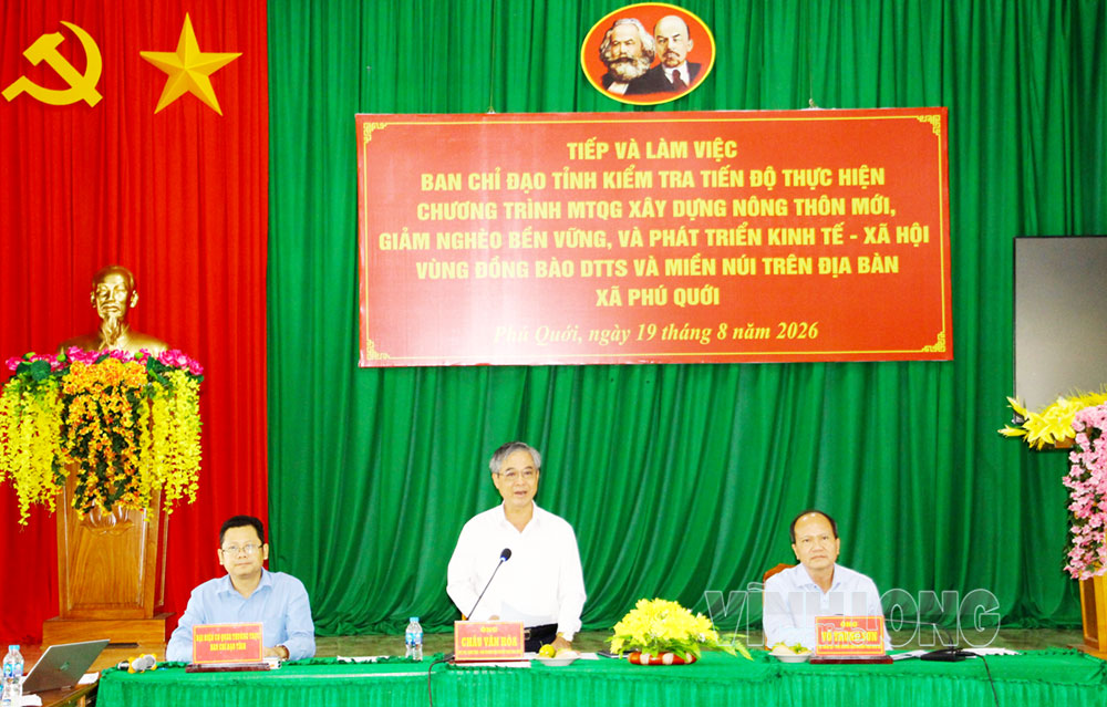 Đồng chí Châu Văn Hòa, Tỉnh ủy viên, Phó Chủ tịch UBND tỉnh chủ trì hội nghị.