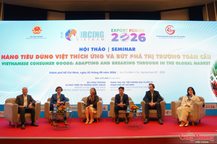 Các diễn giả tham dự phiên thảo luận.