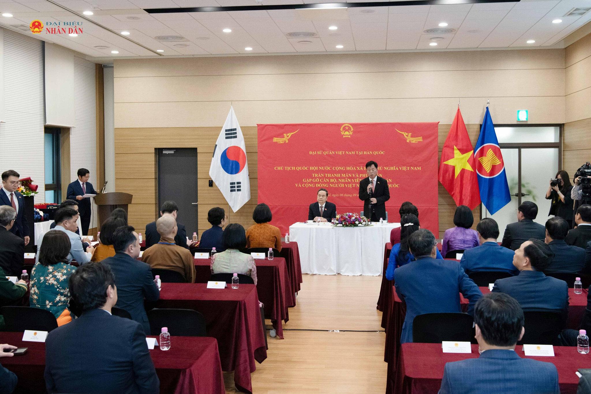 Chủ tịch Quốc hội Trần Thanh Mẫn đến Thủ đô Seoul, bắt đầu thăm chính thức Hàn Quốc - 14