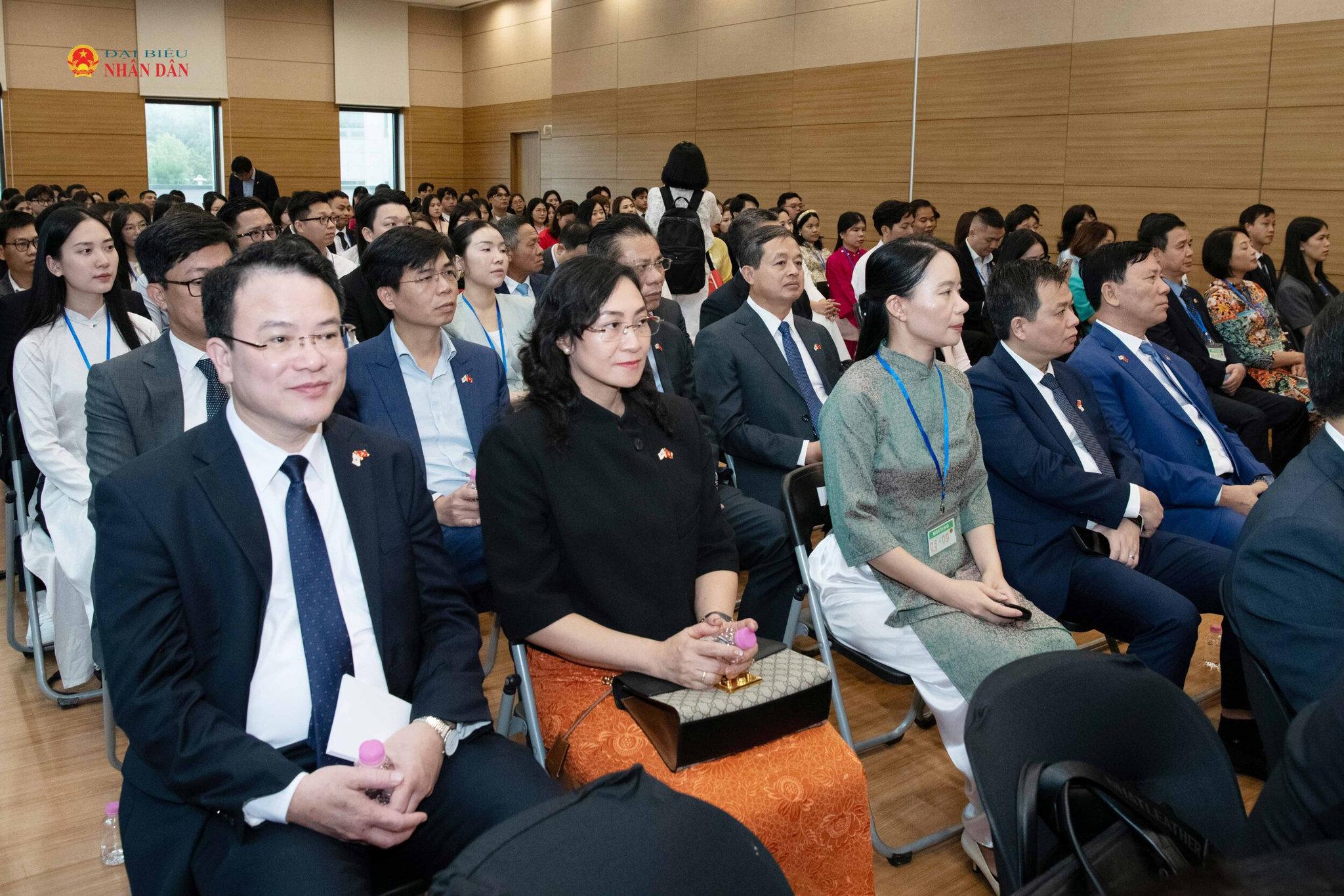 Chủ tịch Quốc hội Trần Thanh Mẫn đến Thủ đô Seoul, bắt đầu thăm chính thức Hàn Quốc - 17