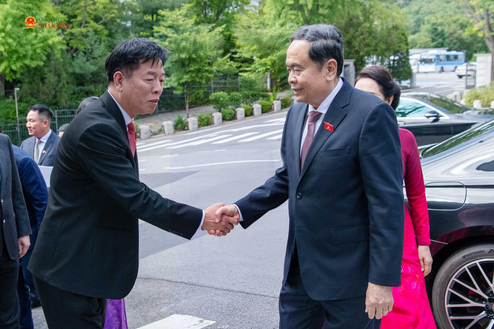 Chủ tịch Quốc hội Trần Thanh Mẫn đến Thủ đô Seoul, bắt đầu thăm chính thức Hàn Quốc - 4