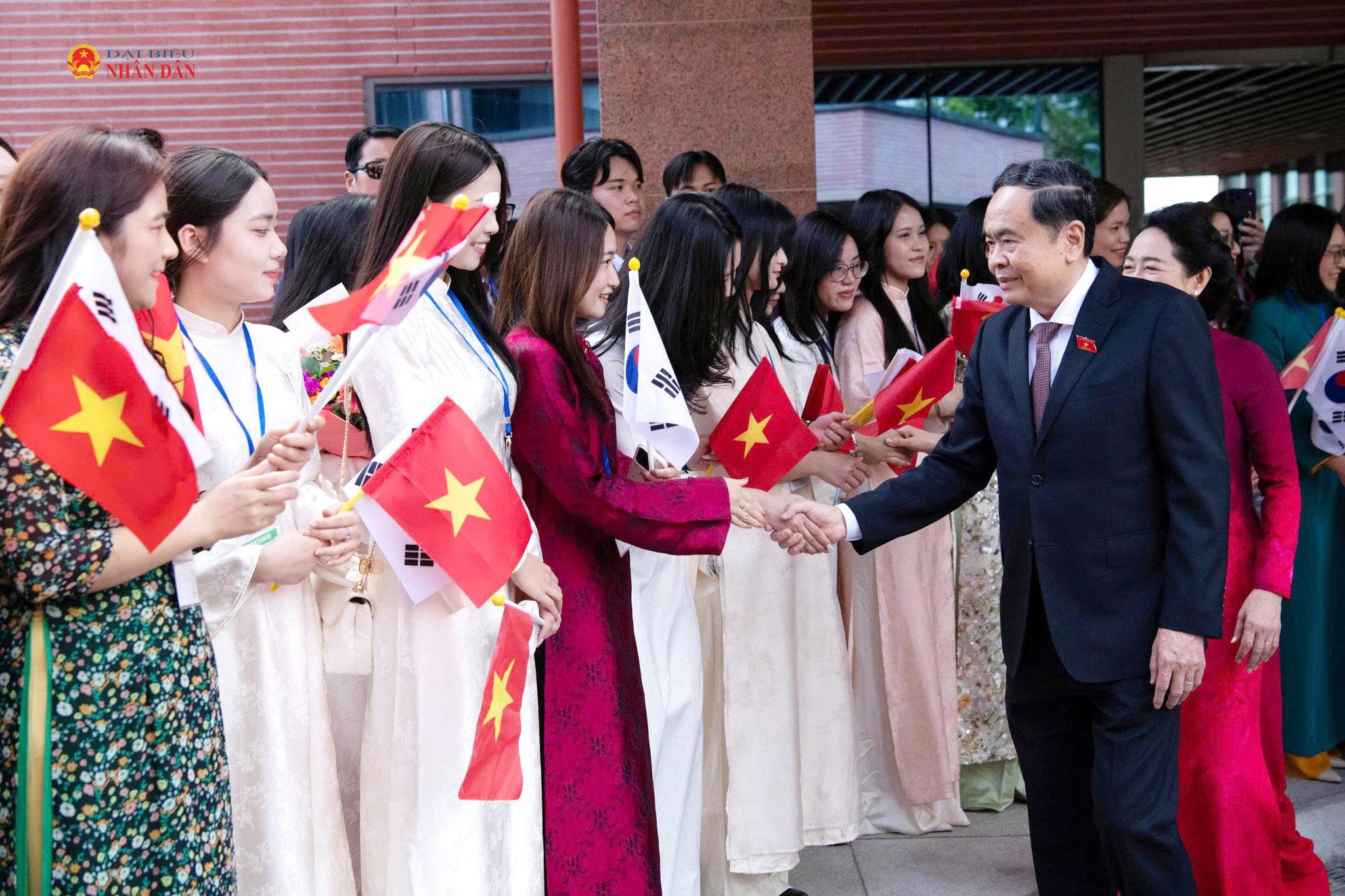 Chủ tịch Quốc hội Trần Thanh Mẫn đến Thủ đô Seoul, bắt đầu thăm chính thức Hàn Quốc - 7