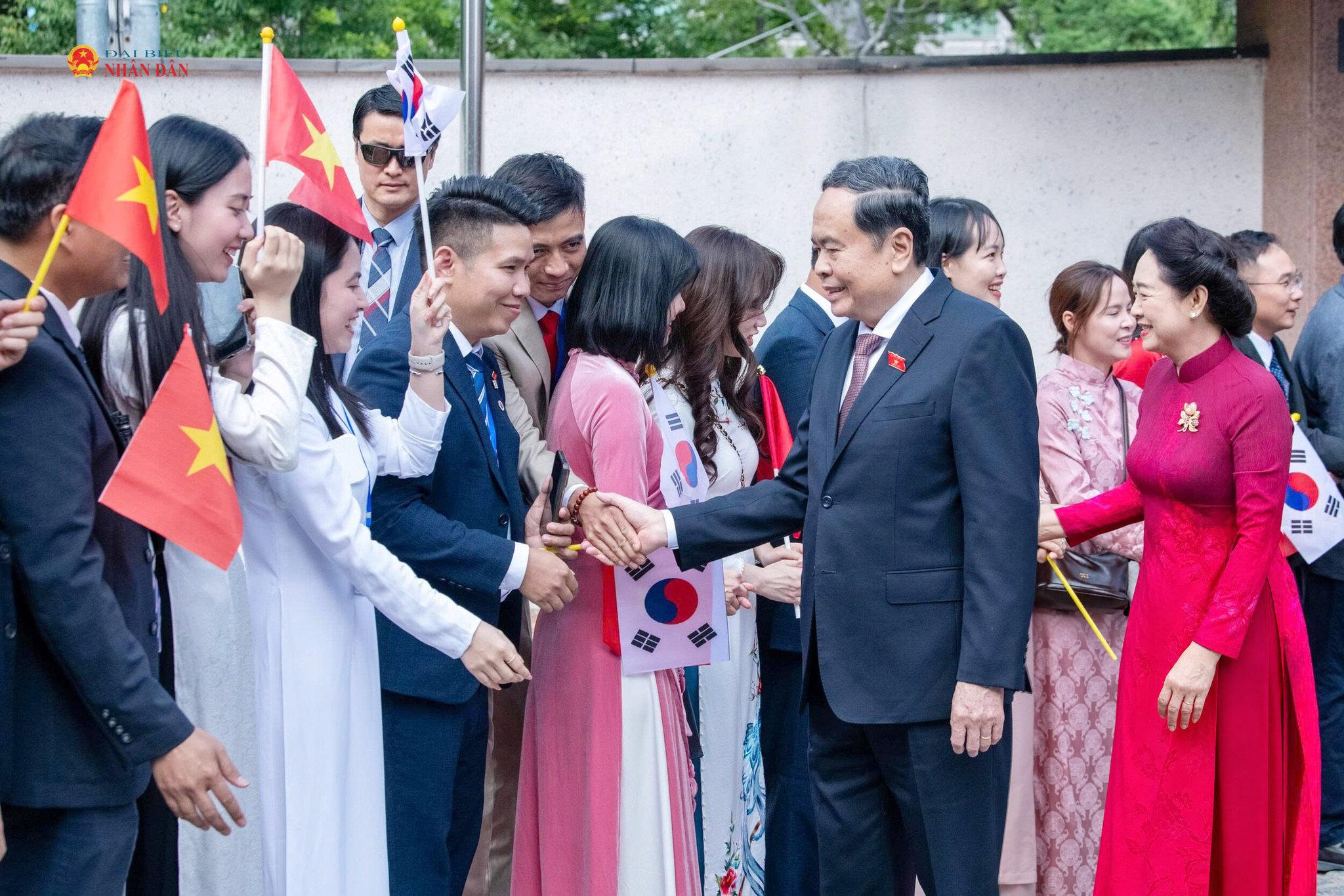 Chủ tịch Quốc hội Trần Thanh Mẫn đến Thủ đô Seoul, bắt đầu thăm chính thức Hàn Quốc - 6