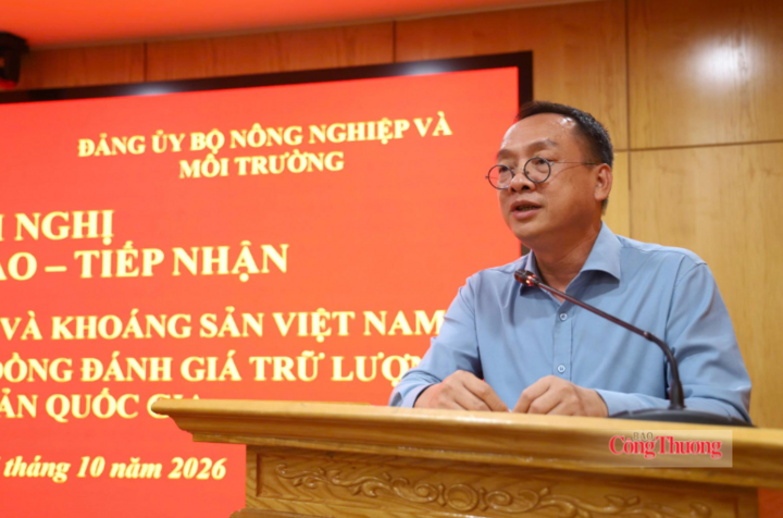 Đồng chí Ngô Hồng Giang, Phó Bí thư Chuyên trách Đảng ủy Bộ Nông nghiệp và Môi trường phát biểu tại Hội nghị.