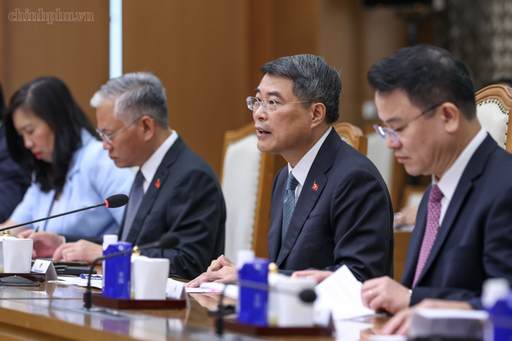Thủ tướng đề nghị hai Bên phối hợp triển khai thực chất khuôn khổ Đối tác chiến lược về tài chính xanh năm 2023, Bản ghi nhớ hợp tác giữa hai Bộ Tài chính vừa ký - Ảnh: chinhphu.vn/Nhật Bắc.