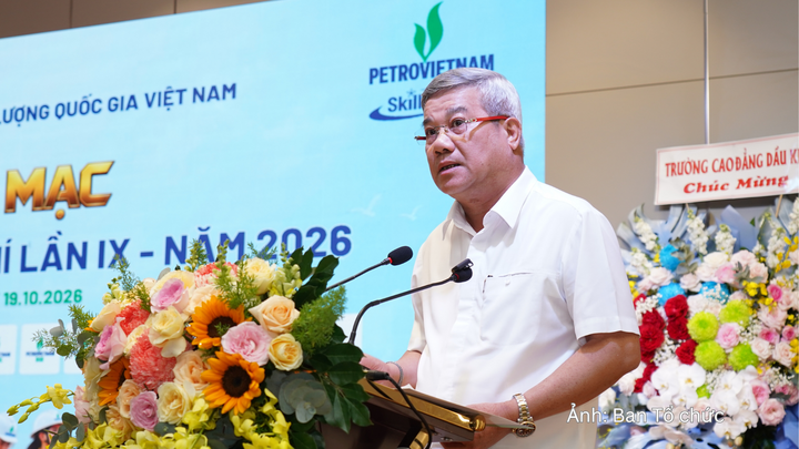 Ông Đỗ Chí Thanh, Phó Tổng Giám đốc Tập đoàn Công nghiệp - Năng lượng Quốc gia Việt Nam (Petrovietnam) phát biểu tại buổi lễ.